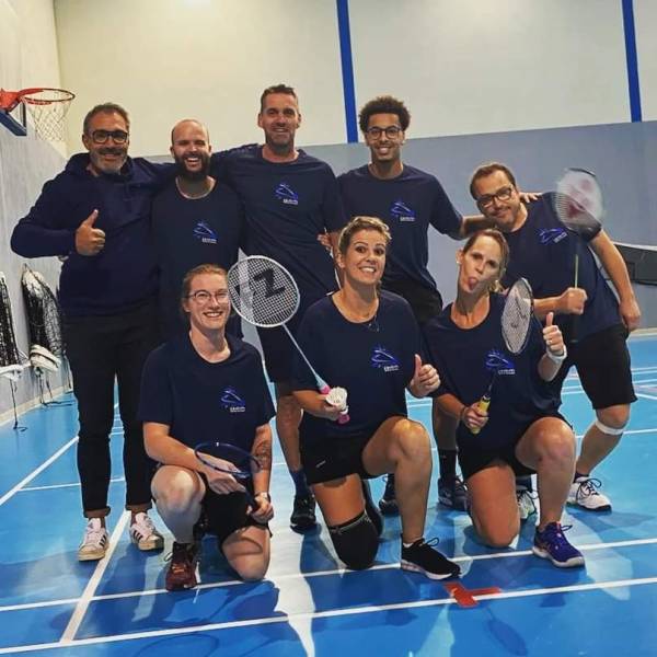 Fourniture de t-shirt de sport et impression pour le club de Badminton de Mèze.