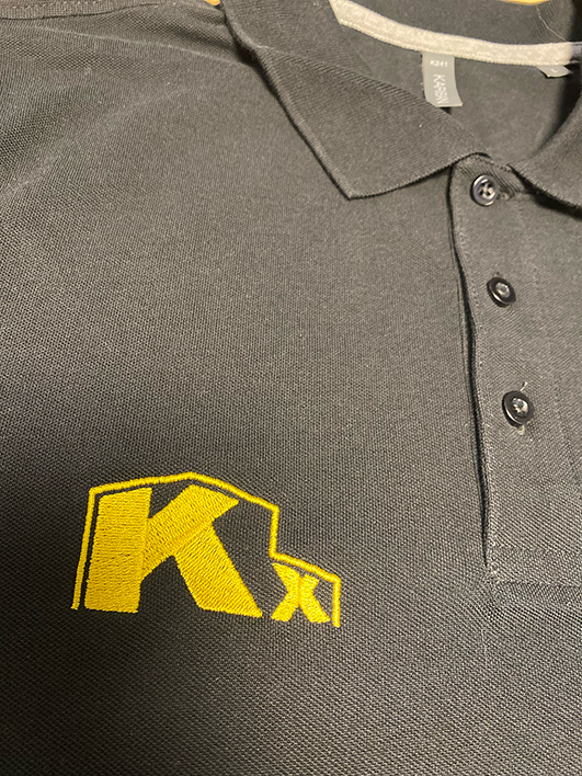 Polos brodés K241 marque Kariban 