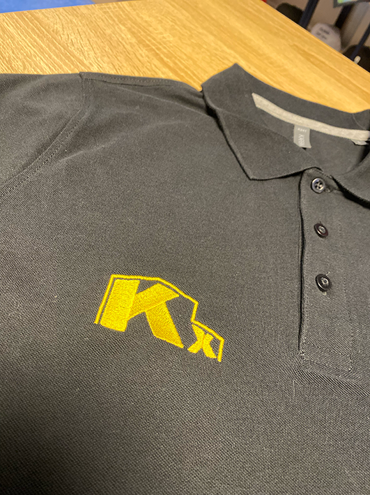 Polos brodés K241 marque Kariban 