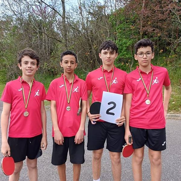 Polo JOMA personnalisées collège d'Alzon proche de Nîmes