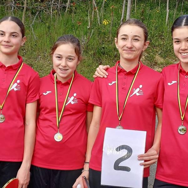 Polos + short personnalisé JOMA pour l'association sportive de Tennis de table du collège d'Alzon Vestric, proche de Nîmes