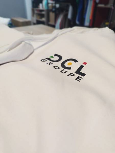 Studio Lavande, spécialiste de l’Impression DTF, de la sérigraphie et de la broderie textilepour les entreprises