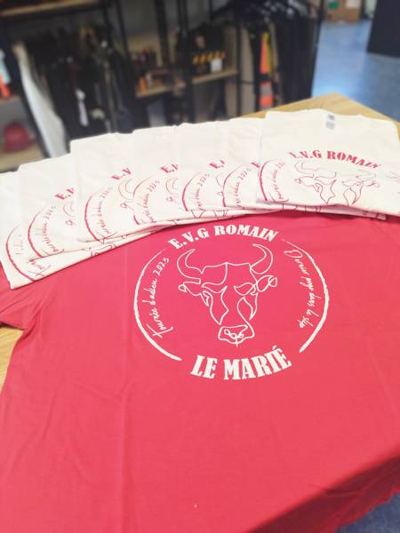 Tee-shirts EVJF & EVG personnalisés à Montpellier – impression textile et impression DTF en petite quantité pour événements uniques et fun.