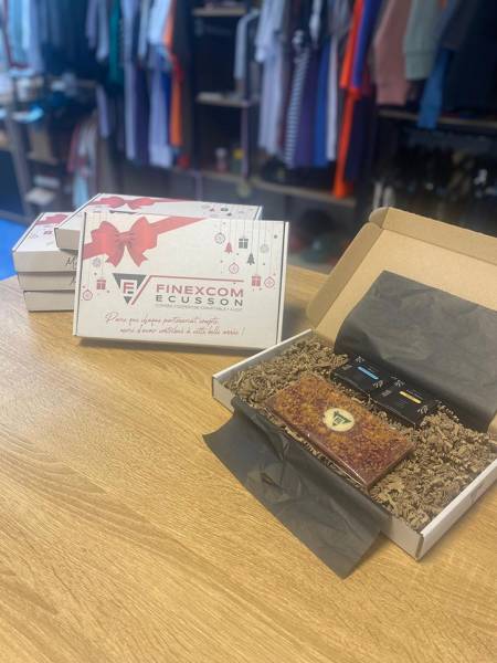 Chocolats artisanaux personnalisés, cadeaux clients  pour la société Finexcom Écusson Montpellier (Hérault) région Occitanie