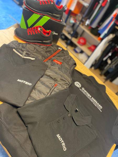Fournitures, impression et broderie sur textile professionnel personnalisé pour le Garage Menard Francis - Motrio à Usseau dans la Vienne, proche de Poitiers