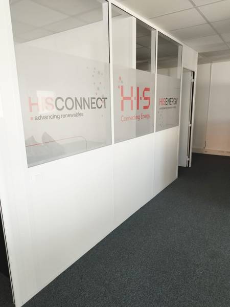 Adhésifs micro-perforés – Signalétique vitrée – HIS Montpellier, Hérault région Occitanie