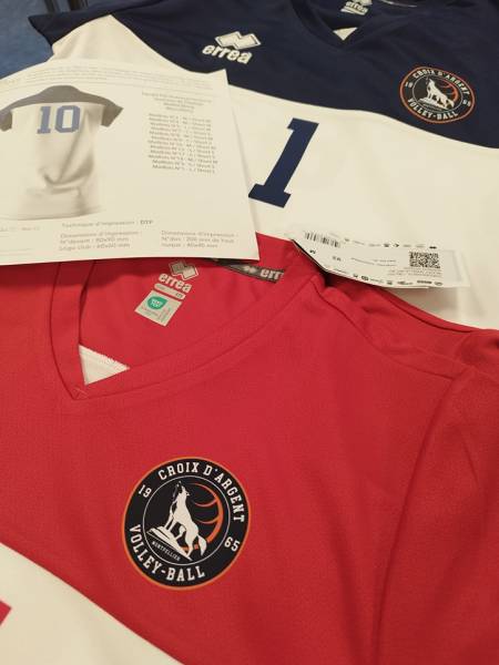 Impression et fourniture de tenues de match ERREA pour le club du Montpellier Croix d'argent Volley Ball à Montpellier, Hérault 34