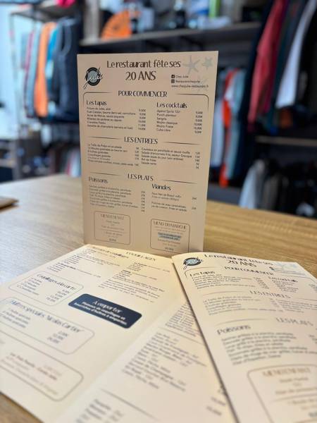 Menus lavables et indéchirables pour le restaurant Chez Julie à Bouzigues, proche de Méze Hérault, Région Occitanie
