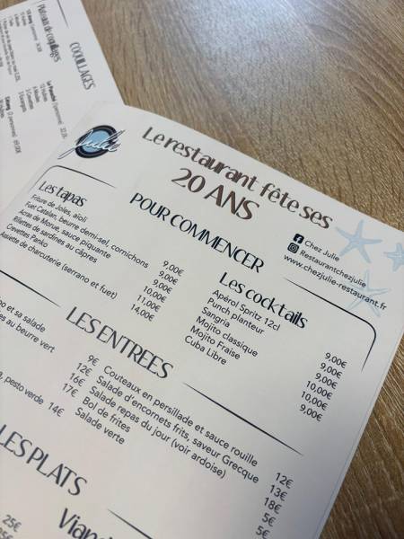 Menus lavables et indéchirables pour le restaurant Chez Julie à Bouzigues, proche de Méze Hérault, Région Occitanie