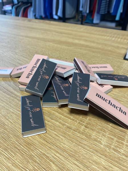Boîtes d'allumettes publicitaires et personnalisées pour le Muchacha, bar restaurant à Montpellier