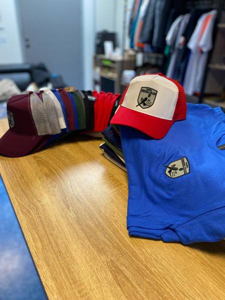 casquettes et tee shirt personnalisé