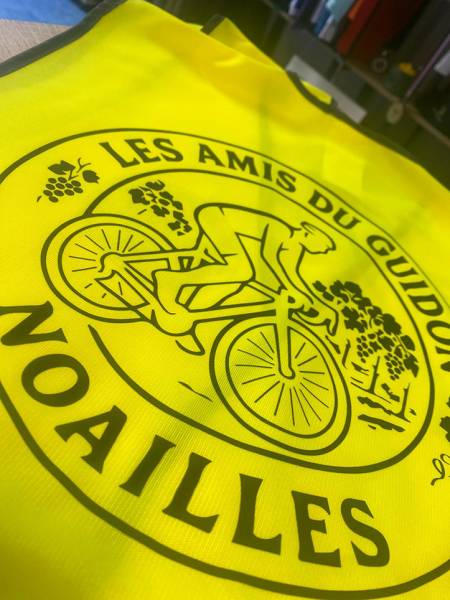 Gilets de sécurité personnalisés avec impression DTF pour Les Amis du Guidon à Noailles (Tarn) – marquage textile durable pour visibilité et sécurité des associations