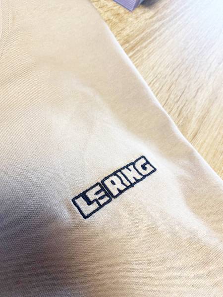 Broderie textile à Montpellier : fourniture et marquage brodé sur serviettes, tee-shirts, sweats et polos coton bio.