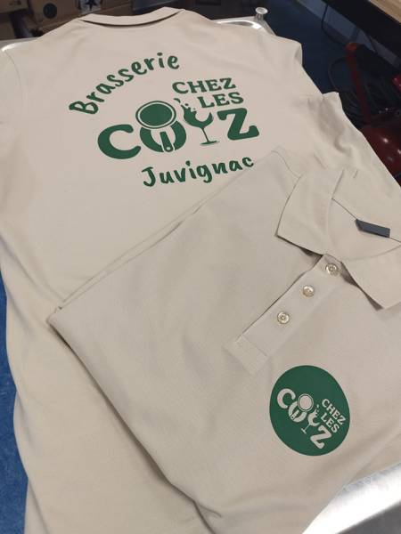 Fournitures et impression de polos pour la Brasserie Chez les Couz à Juvignac, proche de Montpellier