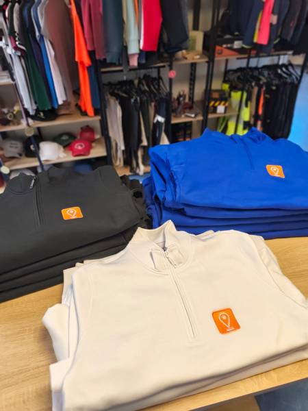 Sweat demi zip Kariban brodés, atelier d'impression Montpellier